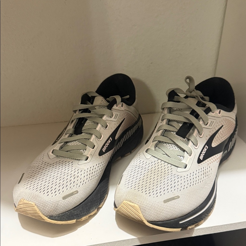 Brooks Athletic Shoes Gray/pink/black adrenaline GTS 22